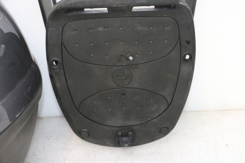 photo de TOP CASE PEUGEOT ELYSTAR 50 (2002 - 2014) - Szczegół części