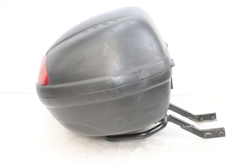 photo de KUFER TYŁ PEUGEOT KISBEE 4T 50 (2010 - 2017) - Zbliżenie komponentów