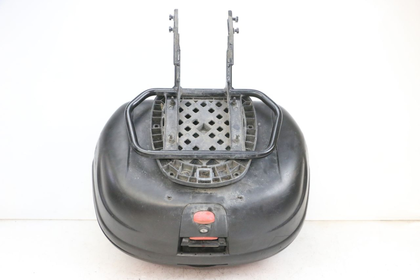 photo de KUFER TYŁ PEUGEOT KISBEE 4T 50 (2010 - 2017) - Zbliżenie techniczne