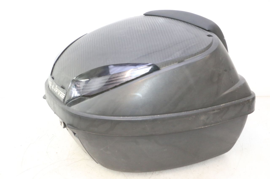 photo de TOP CASE PEUGEOT KISBEE 4T 50 (2023 - 2026) - Szczegóły charakterystyczne