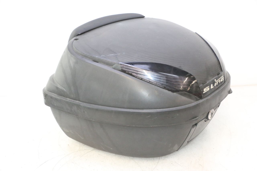 photo de TOP CASE PEUGEOT KISBEE 4T 50 (2023 - 2026) - Zbliżenie komponentów
