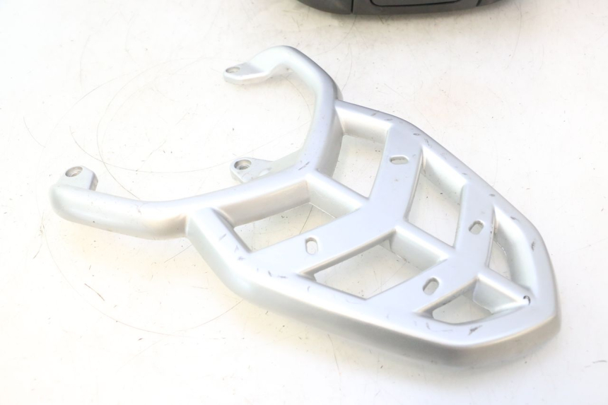 photo de TOP CASE PEUGEOT KISBEE 4T 50 (2023 - 2026) - Kontrola wizualna