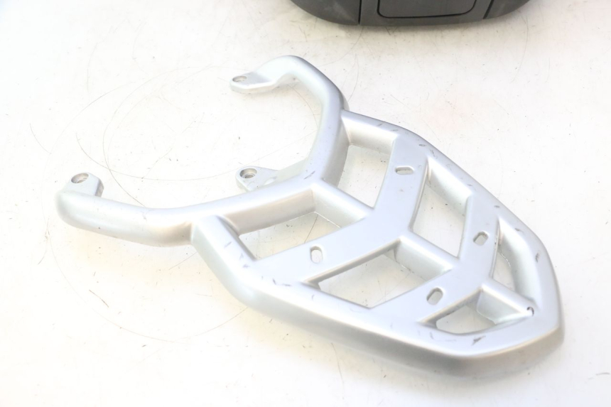 photo de TOP CASE PEUGEOT KISBEE 4T 50 (2023 - 2026) - Struktura - zbliżenie