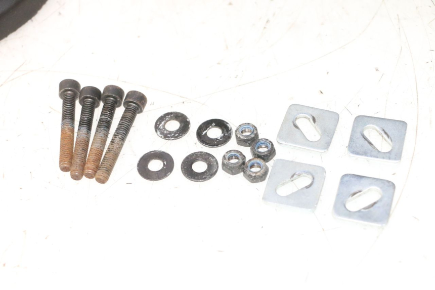photo de TOP CASE PEUGEOT KISBEE 4T 50 (2023 - 2026) - Inny kąt widzenia