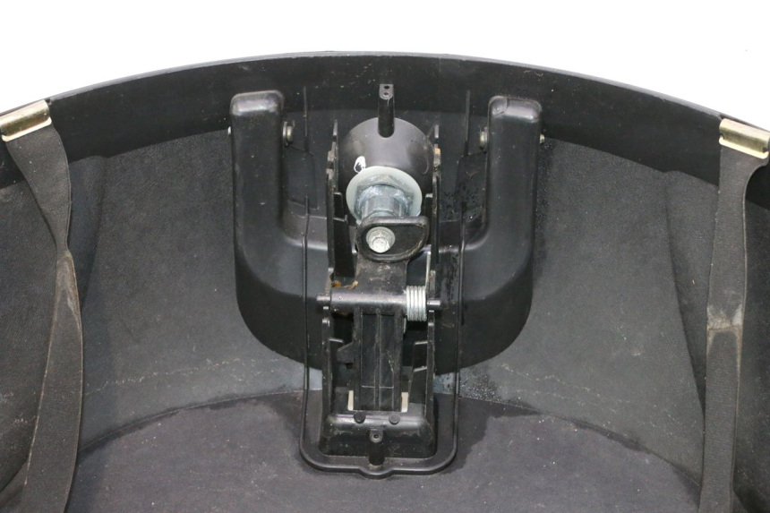photo de KUFER TYŁ PIAGGIO MP3 LT 400 (2007 - 2012) - Oznaczenia i referencje