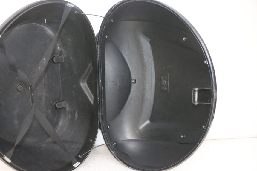 photo de KUFER TYŁ PIAGGIO MP3 RL 250 (2006 - 2010) - Widok z bliska