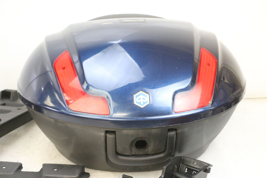 photo de KUFER TYŁ PIAGGIO MP3 RL 250 (2006 - 2010) - Zbliżenie komponentów