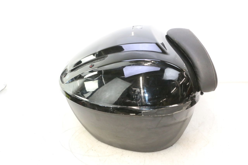 photo de KUFER TYŁ PIAGGIO MP3 125 (2006 - 2014) - Struktura - zbliżenie