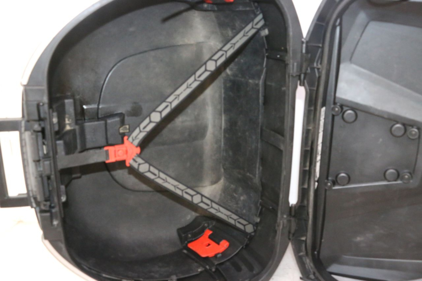 photo de TOP CASE PIAGGIO MP3 500 (2016 - 2018) - Szczegóły charakterystyczne