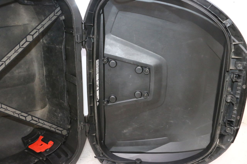 photo de TOP CASE PIAGGIO MP3 500 (2016 - 2018) - Zbliżenie komponentów