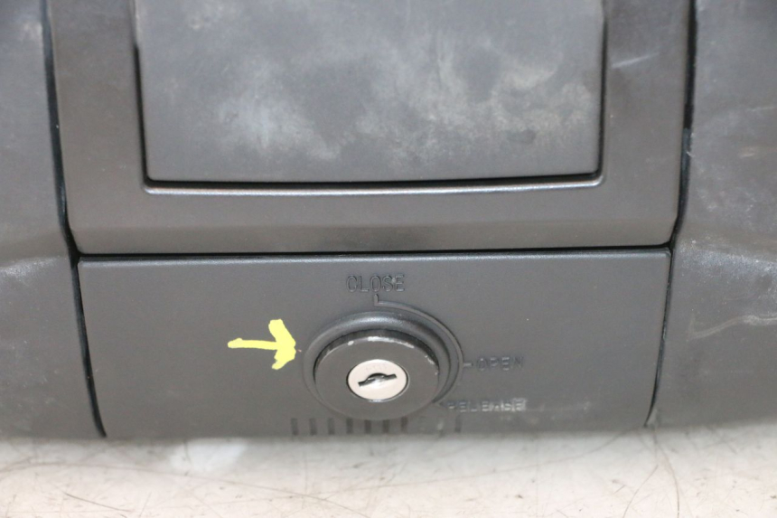 photo de TOP CASE PIAGGIO MP3 500 (2016 - 2018) - Alternatywny kąt