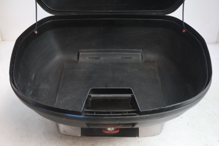 photo de TOP CASE PEUGEOT SATELIS 125 (2006 - 2009) - Widok produktu
