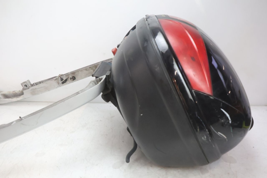 photo de TOP CASE PEUGEOT SATELIS 125 (2006 - 2009) - Alternatywny kąt