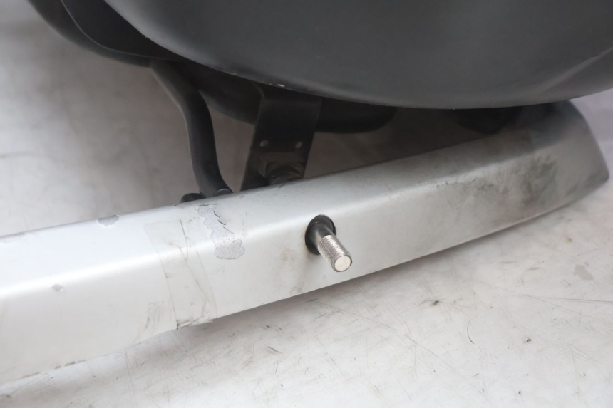 photo de TOP CASE PEUGEOT SATELIS 125 (2006 - 2009) - Zbliżenie techniczne