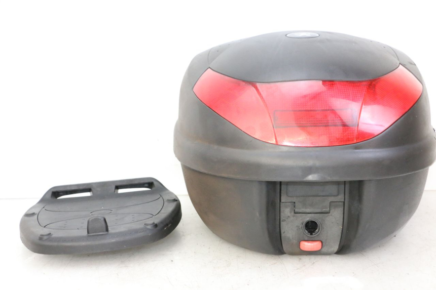 photo de KUFER TYŁ PEUGEOT V-CLIC VCLIC 50 (2007 - 2013) - Widok z bliska