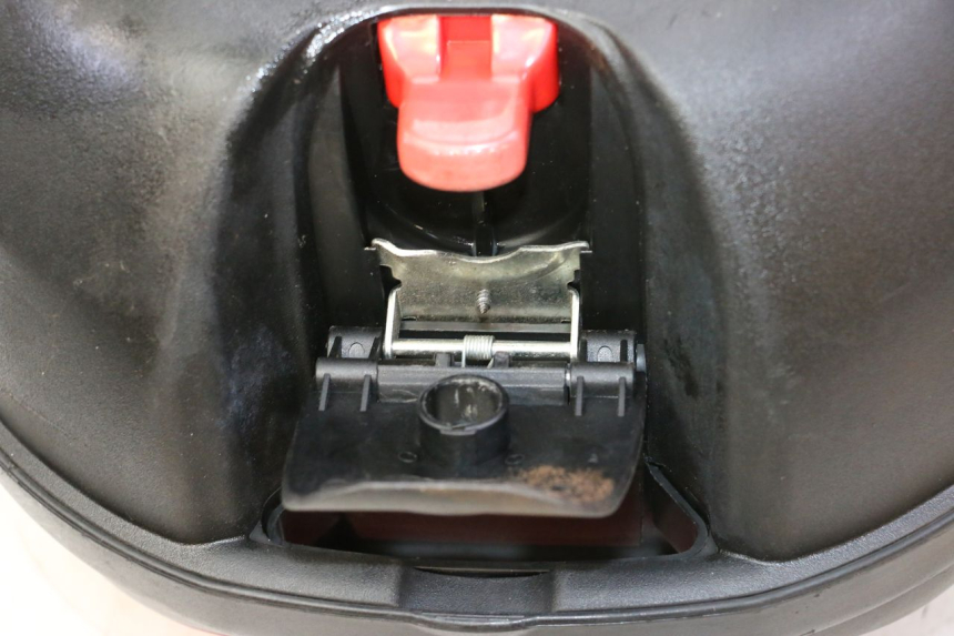 photo de KUFER TYŁ PEUGEOT V-CLIC VCLIC 50 (2007 - 2013) - Zbliżenie techniczne