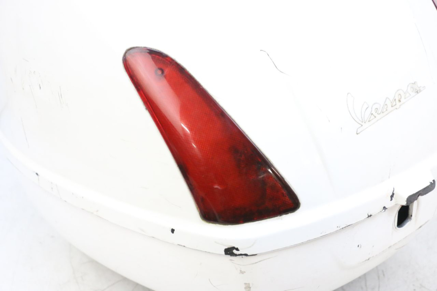 photo de KUFER TYŁ PIAGGIO VESPA GTS SUPER IE 125 (2009 - 2016) - Szczegół części