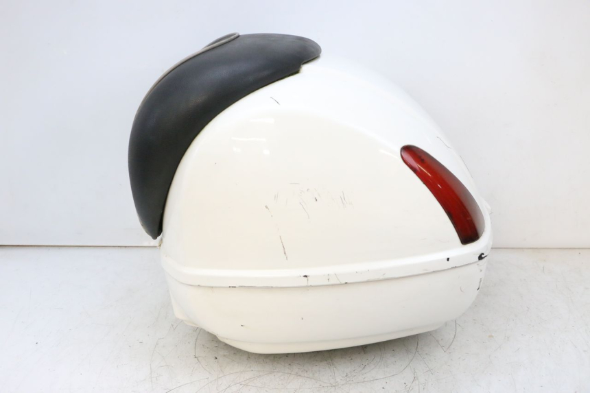 photo de KUFER TYŁ PIAGGIO VESPA GTS SUPER IE 125 (2009 - 2016) - Widok z bliska