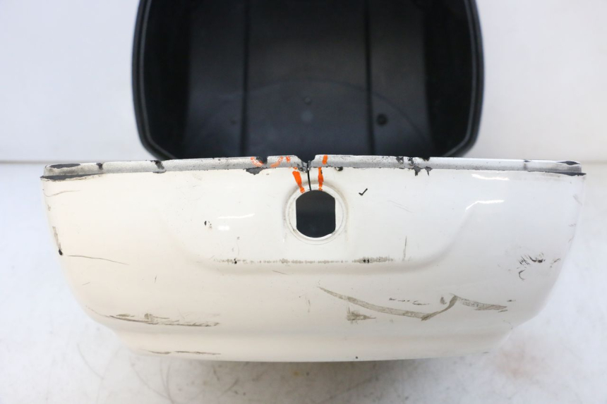 photo de KUFER TYŁ PIAGGIO VESPA GTS SUPER IE 125 (2009 - 2016) - Widok ogólny