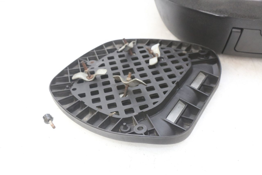 photo de KUFER TYŁ YAMASAKI YM T 125 (2015 - 2020) - Stan powierzchni