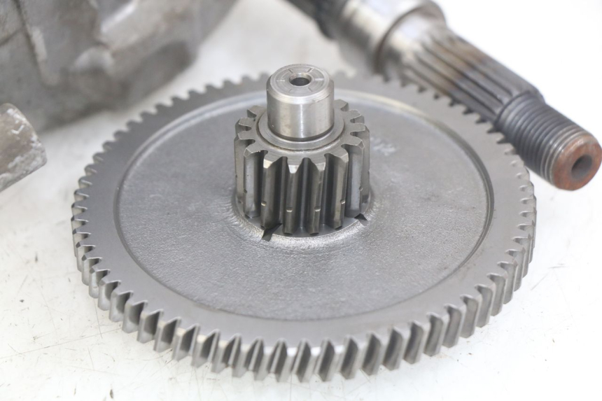 photo de NAPĘD KOŁA KYMCO AGILITY 16+ 4T 50 (2018 - 2023) - Zbliżenie komponentów