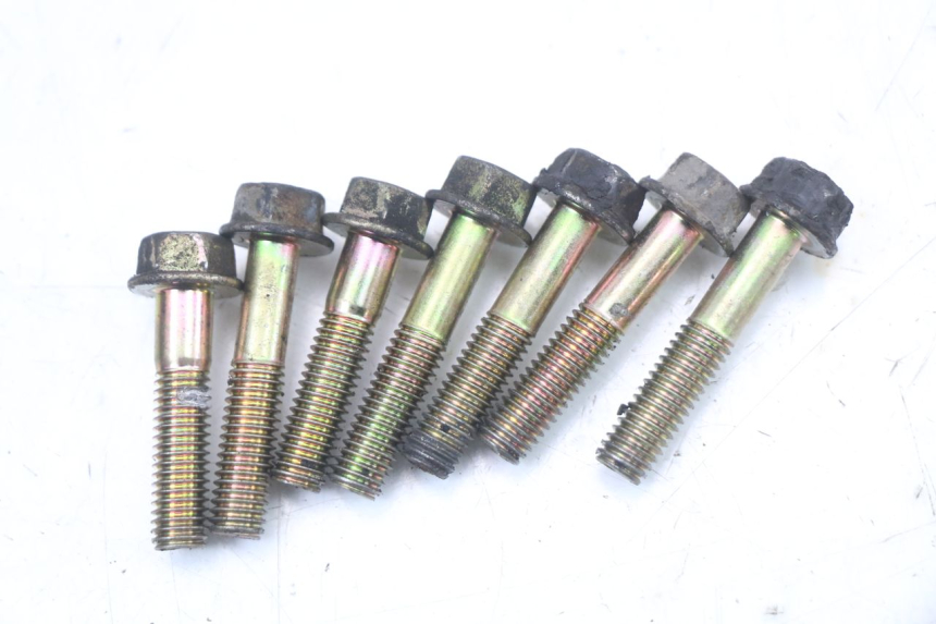 photo de NAPĘD KOŁA KYMCO AGILITY 4T 50 (2005 - 2018) - Zbliżenie komponentów