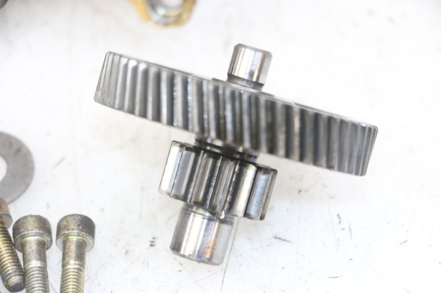 photo de NAPĘD KOŁA MBK BOOSTER SPIRIT NAKED 50 (2004 - 2017) - Zbliżenie komponentów