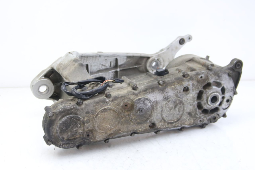 photo de NAPĘD KOŁA SUZUKI BURGMAN 650 (2002 - 2004) - Zbliżenie techniczne