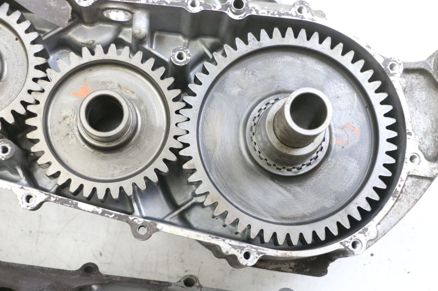 photo de NAPĘD KOŁA SUZUKI BURGMAN EXECUTIVE ABS 650 (2006 - 2012) - Struktura - zbliżenie