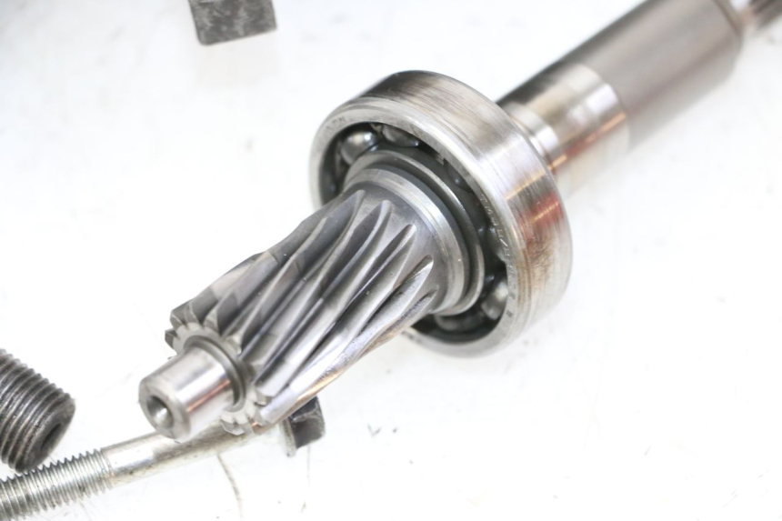 photo de NAPĘD KOŁA HONDA FES S-WING SWING ABS 125 (2007 - 2015) - Widok z bliska