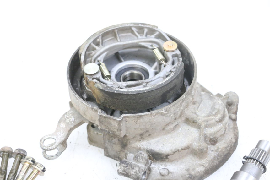 photo de NAPĘD KOŁA PEUGEOT KISBEE 4T 50 (2010 - 2017) - Szczegóły charakterystyczne