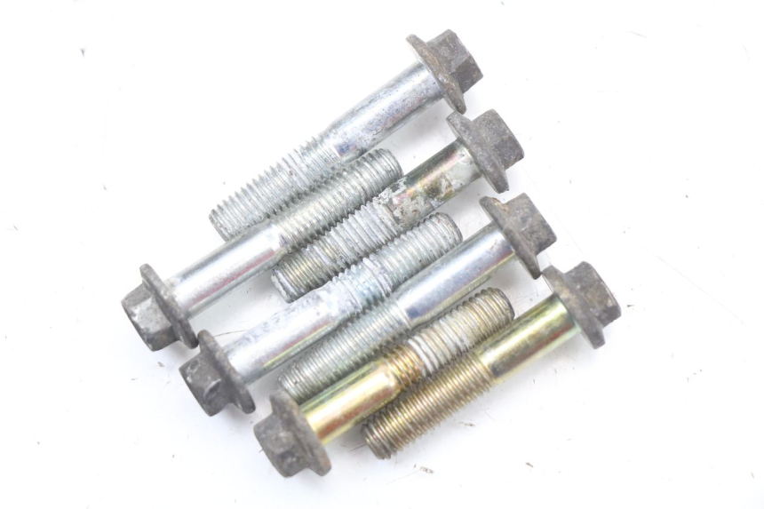 photo de NAPĘD KOŁA RENAULT KOURANOS 125 (2001 - 2004) - Punkty mocowania