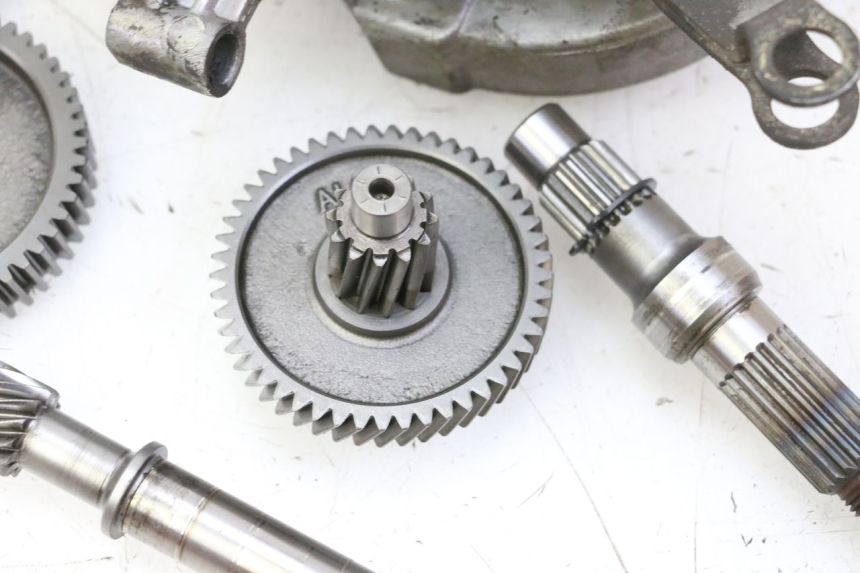 photo de NAPĘD KOŁA KYMCO LIKE 4T 50 (2019 - 2025) - Zbliżenie komponentów