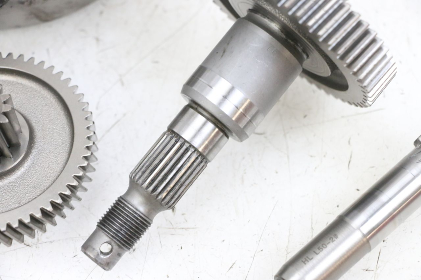 photo de NAPĘD KOŁA PIAGGIO NEW TYPHOON 50 (2018 - 2021) - Zbliżenie komponentów