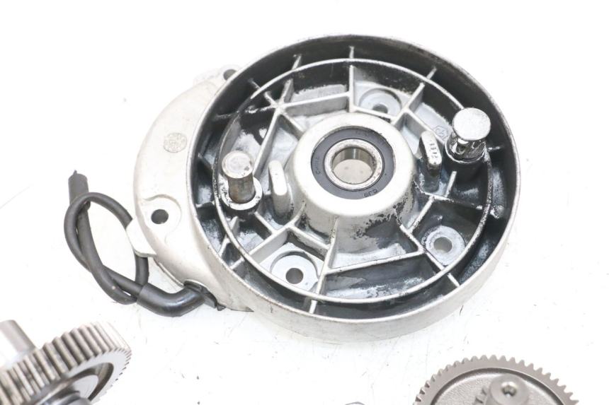 photo de NAPĘD KOŁA PIAGGIO NEW TYPHOON 50 (2018 - 2021) - Zbliżenie komponentów