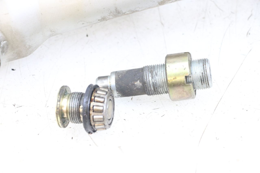 photo de NAPĘD KOŁA HONDA NTV DEAUVILLE 650 (1998 - 2001) - Struktura - zbliżenie