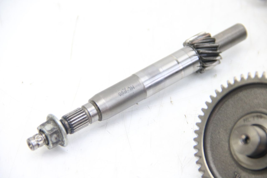 photo de NAPĘD KOŁA APRILIA SCARABEO 4T 50 (2009 - 2017) - Szczegóły charakterystyczne