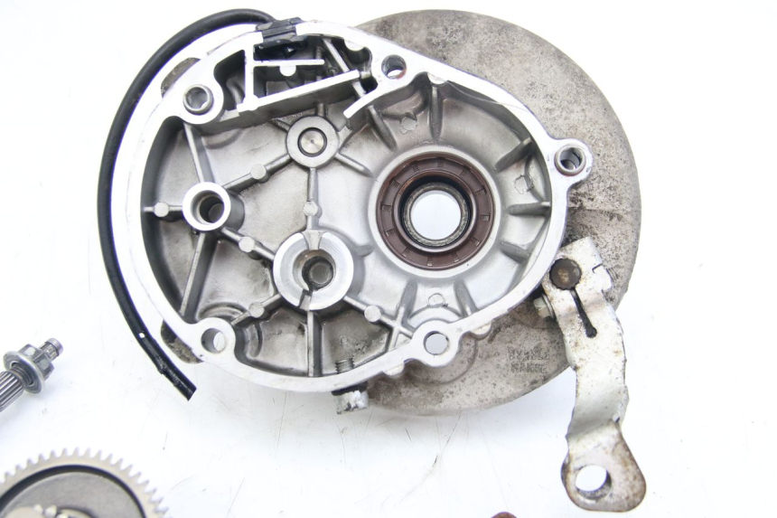 photo de NAPĘD KOŁA APRILIA SCARABEO 4T 50 (2009 - 2017) - Zoom stanu zużycia