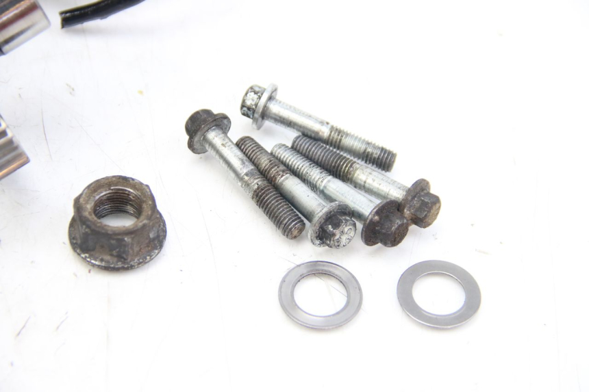 photo de NAPĘD KOŁA APRILIA SCARABEO 4T 50 (2009 - 2017) - Część sprawdzona