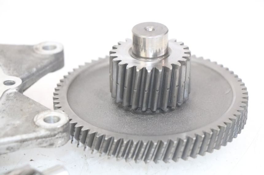 photo de NAPĘD KOŁA APRILIA SCARABEO LIGHT 125 (2007 - 2011) - Widok z bliska