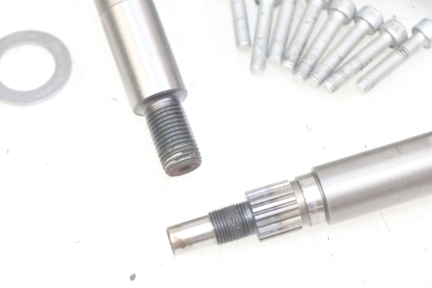 photo de NAPĘD KOŁA APRILIA SCARABEO LIGHT 125 (2007 - 2011) - Struktura - zbliżenie