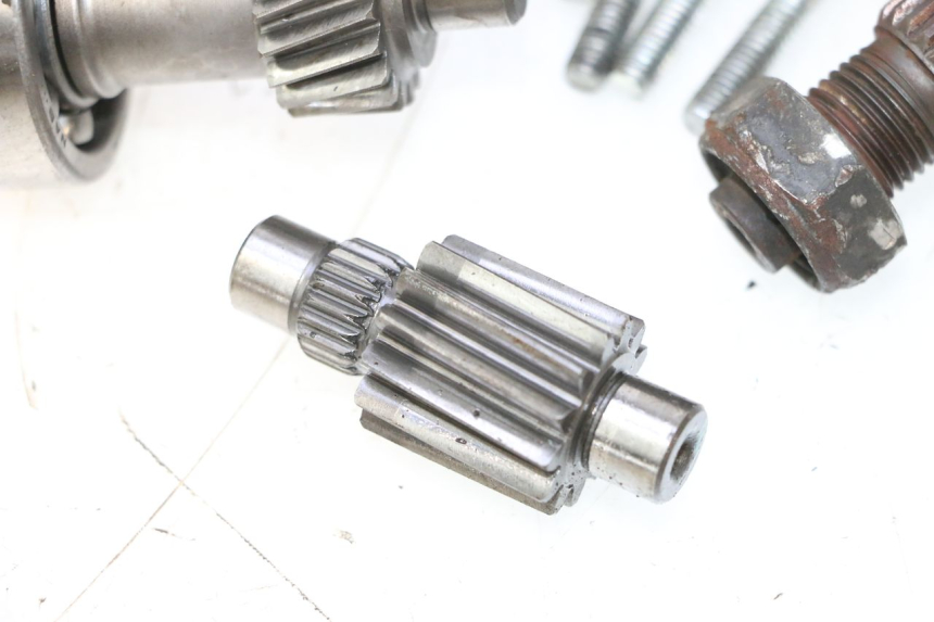 photo de NAPĘD KOŁA HONDA SCV LEAD 100 (2003 - 2007) - Alternatywny kąt