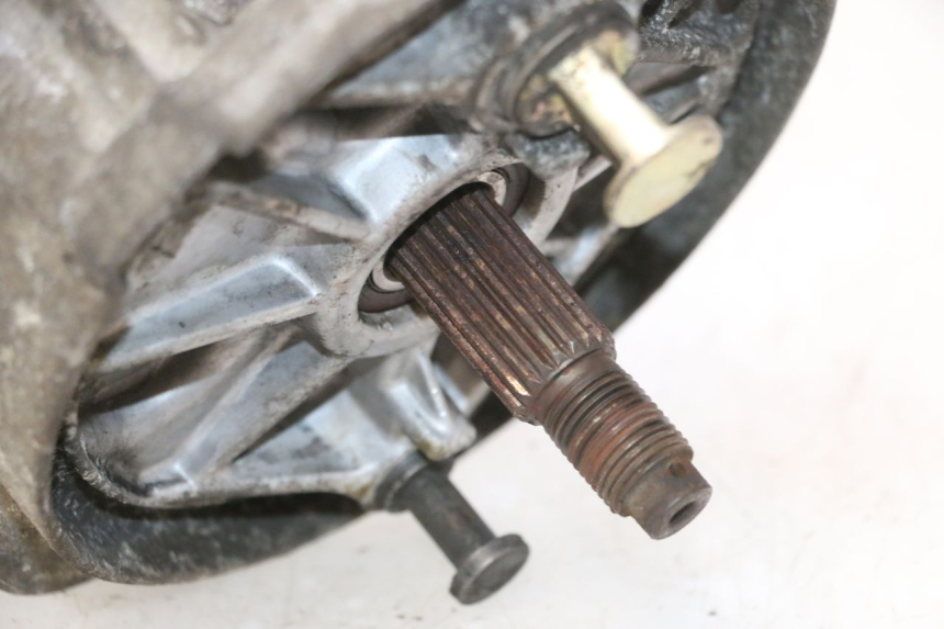 photo de NAPĘD KOŁA HONDA SCV LEAD 100 (2003 - 2007) - Zbliżenie techniczne