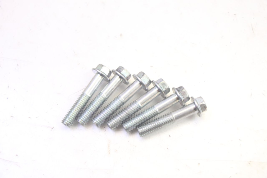 photo de NAPĘD KOŁA YAMAHA TRICITY 300 (2020 - 2024) - Widok z bliska