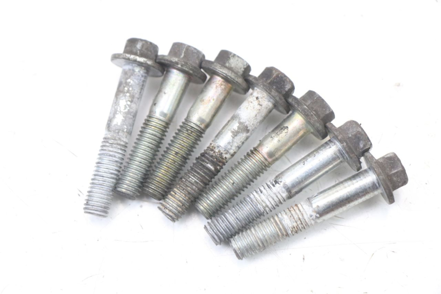 photo de NAPĘD KOŁA PIAGGIO X8 125 (2004 - 2007) - Zbliżenie komponentów