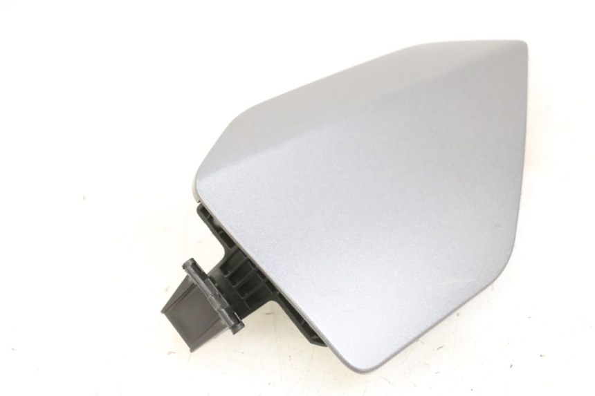 photo de KLAPKA WLEWU PALIWA SUZUKI BURGMAN 650 (2013 - 2020) - Inny kąt widzenia