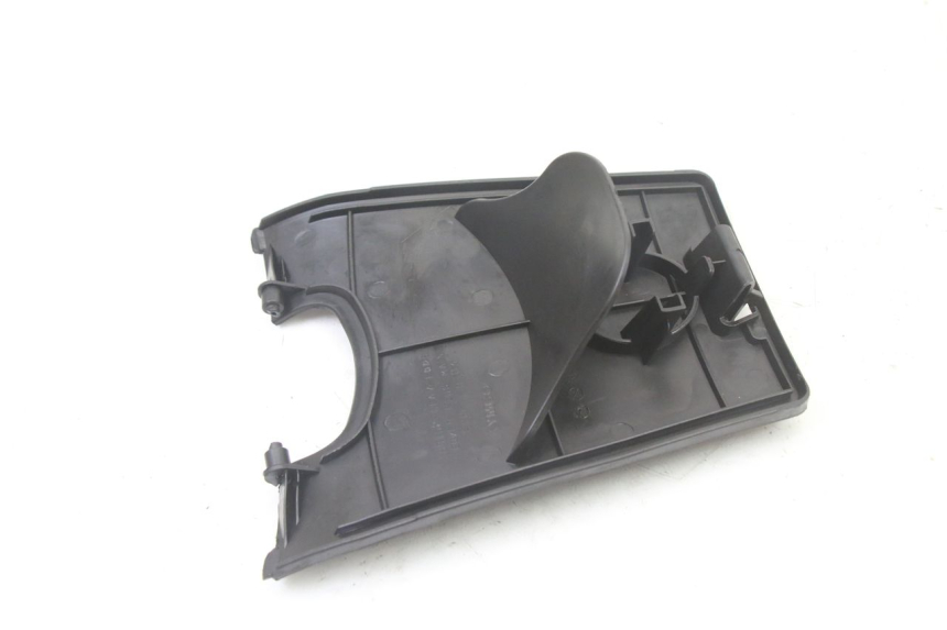 photo de KLAPKA WLEWU PALIWA KYMCO DINK STREET 125 (2009 - 2014) - Inny kąt widzenia