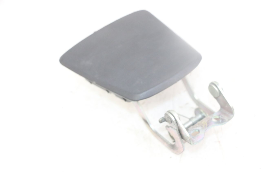 photo de KLAPKA WLEWU PALIWA HONDA FORZA ABS 300 (2013 - 2017) - Inny kąt widzenia