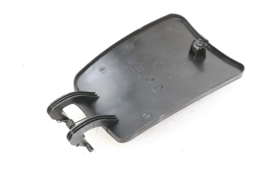 photo de KLAPKA WLEWU PALIWA PIAGGIO MP3 LT 400 (2007 - 2012) - Zoom stanu zużycia