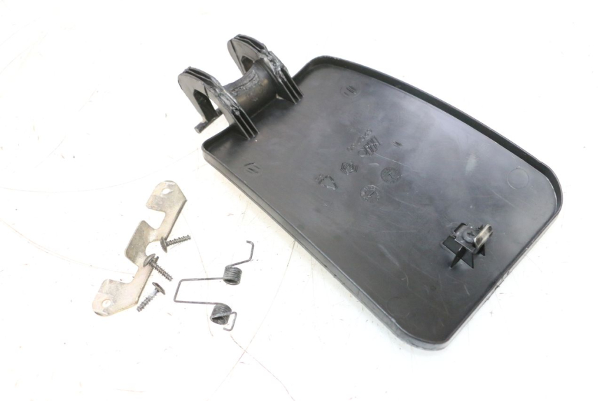 photo de KLAPKA WLEWU PALIWA PIAGGIO MP3 RL 250 (2006 - 2010) - Zoom stanu zużycia